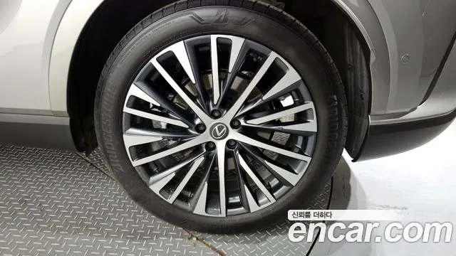 Lexus RX 2024
