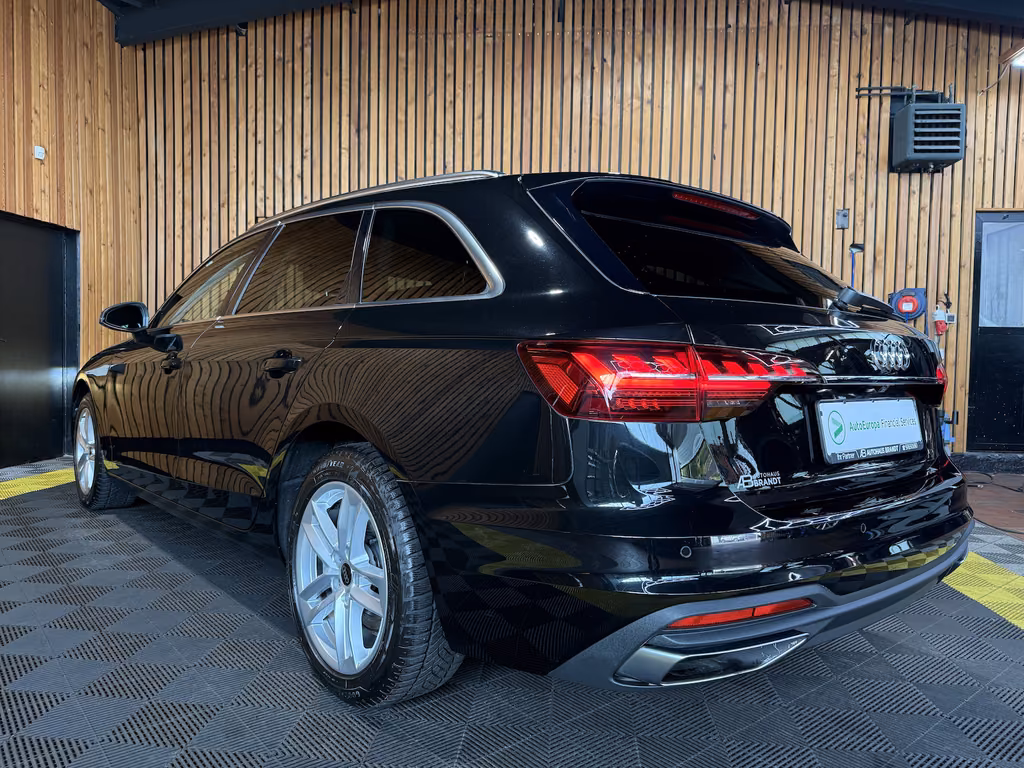 Audi A4 2023
