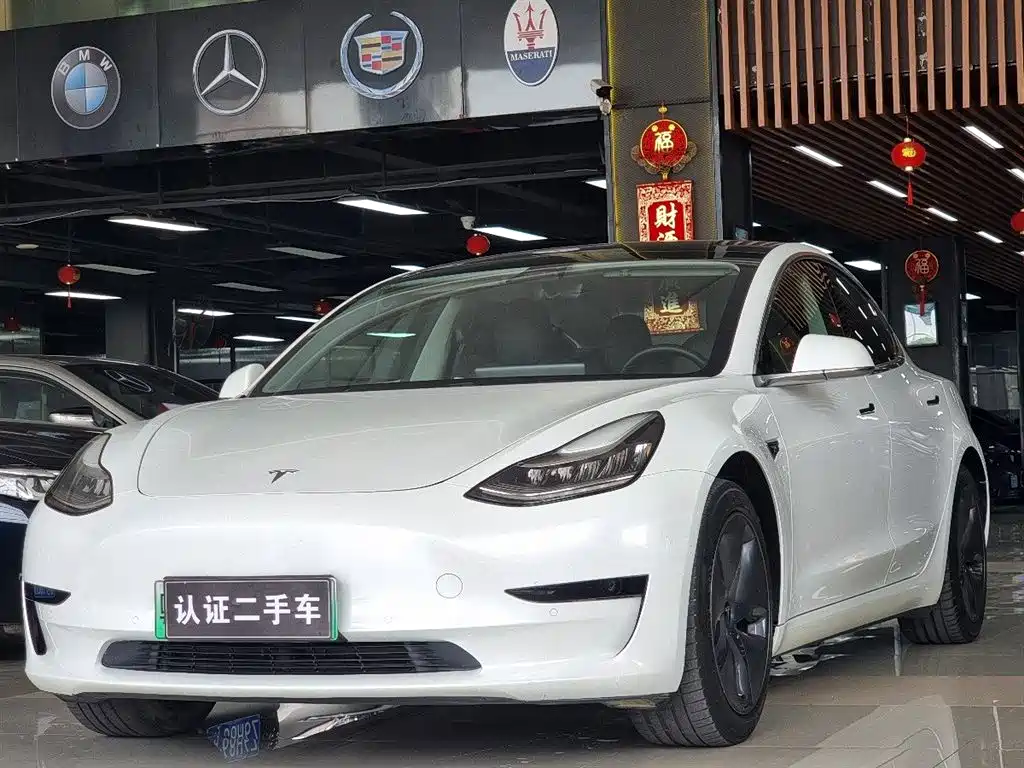 Tesla Model 3 2020