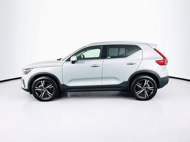Volvo XC40 2025