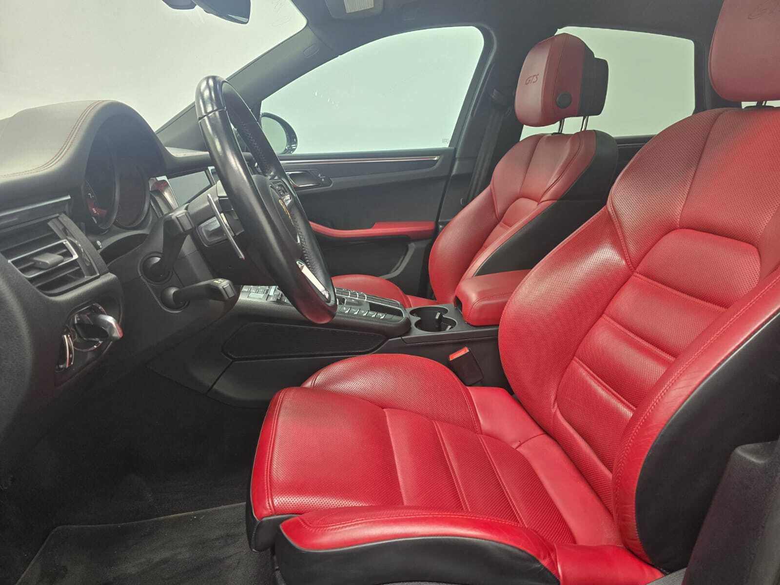 Porsche Macan 2021