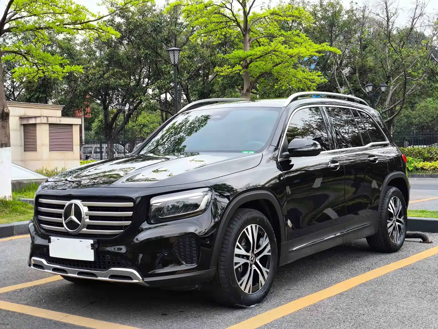 Mercedes-Benz GLB 2024