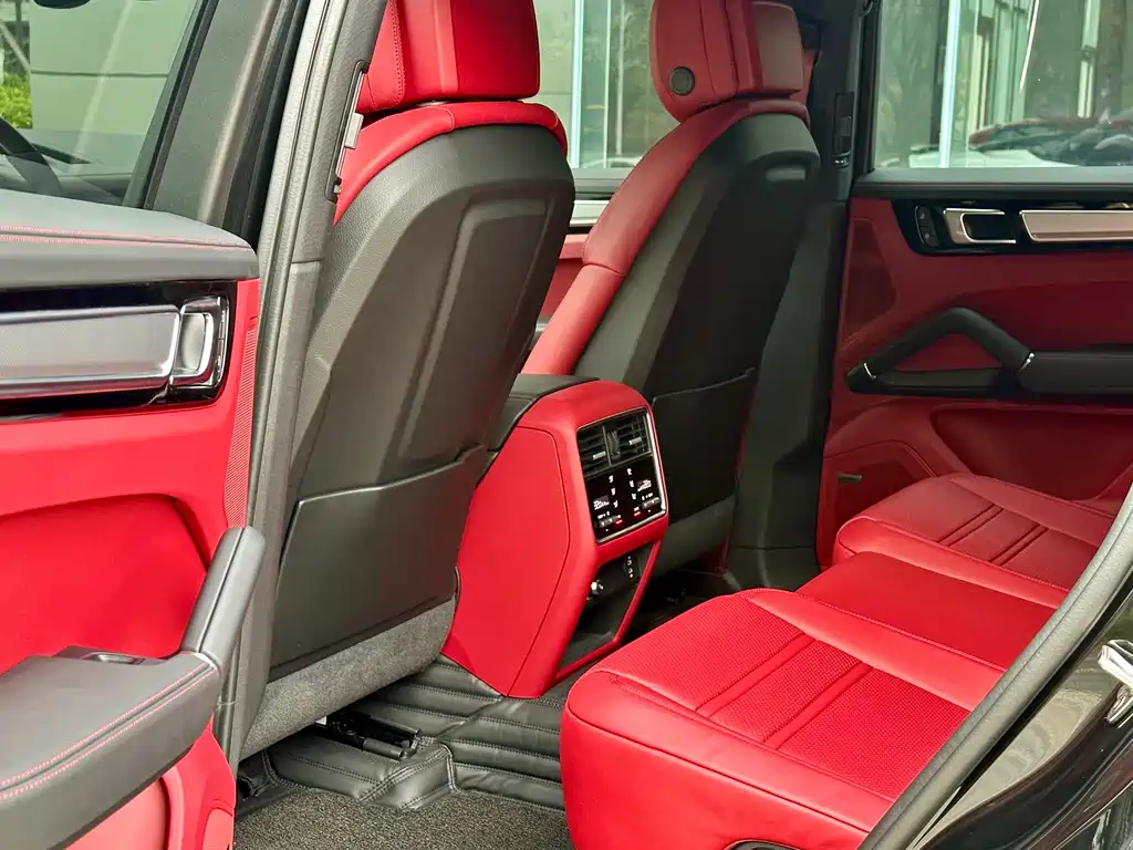 Porsche Cayenne 2023
