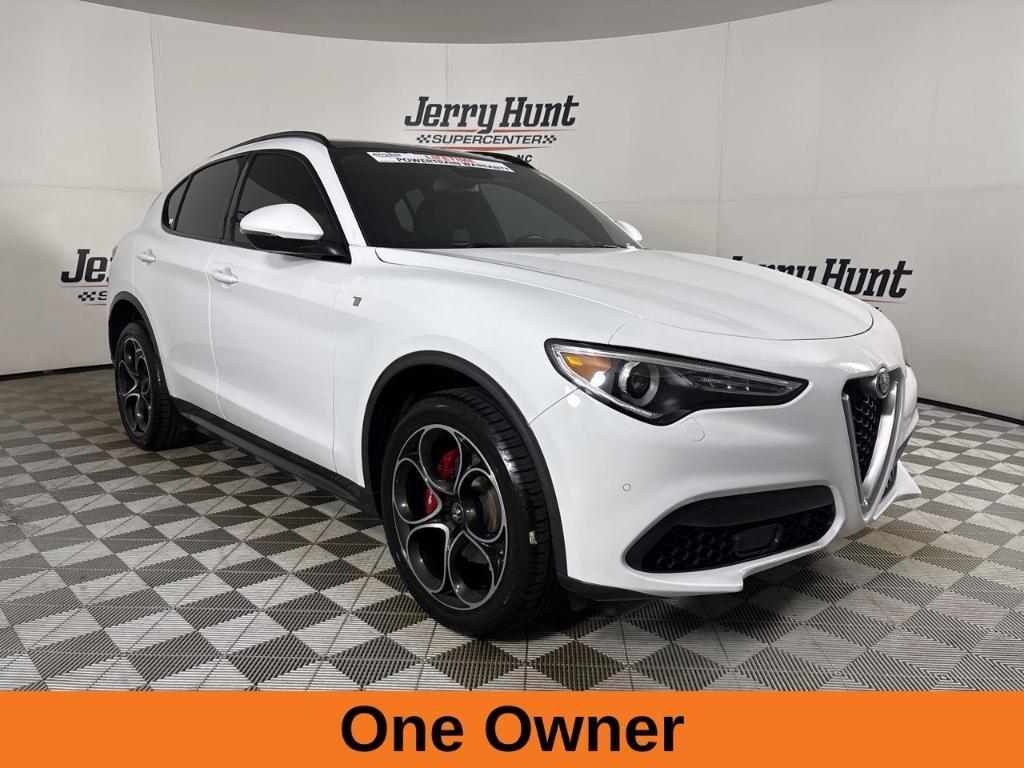 Alfa Romeo Stelvio 2023