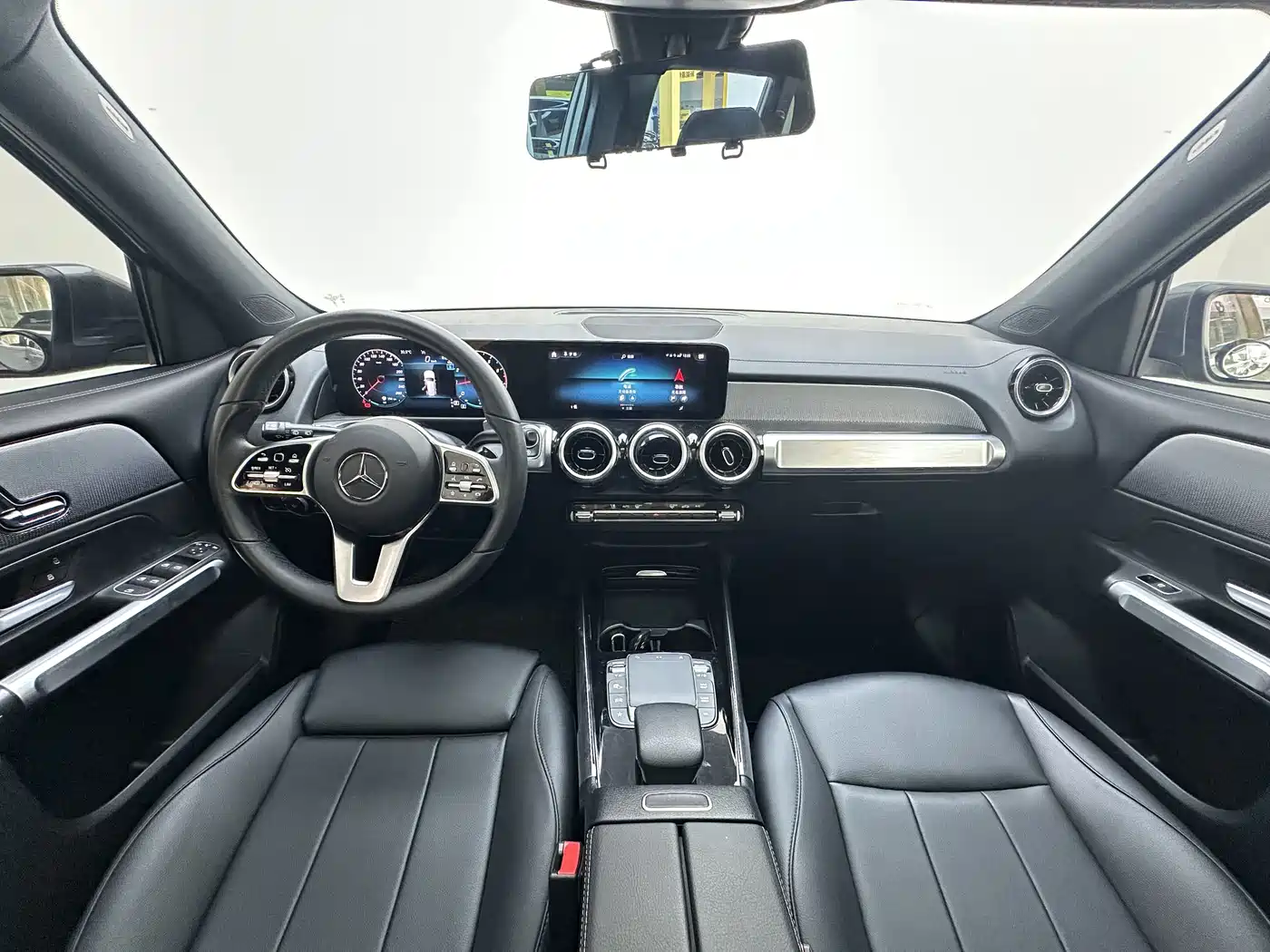 Mercedes-Benz GLB 2024