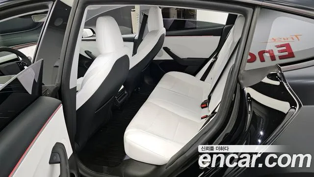 Tesla Model 3 2024