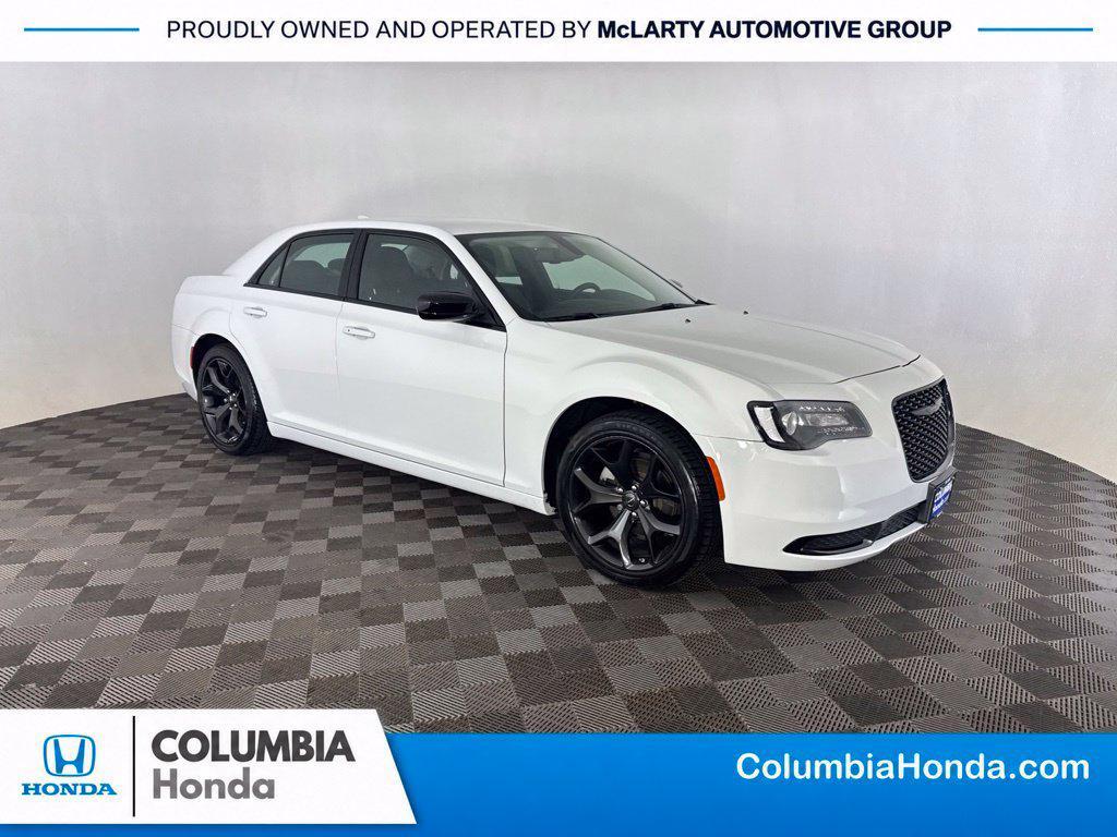 Chrysler 300 2022