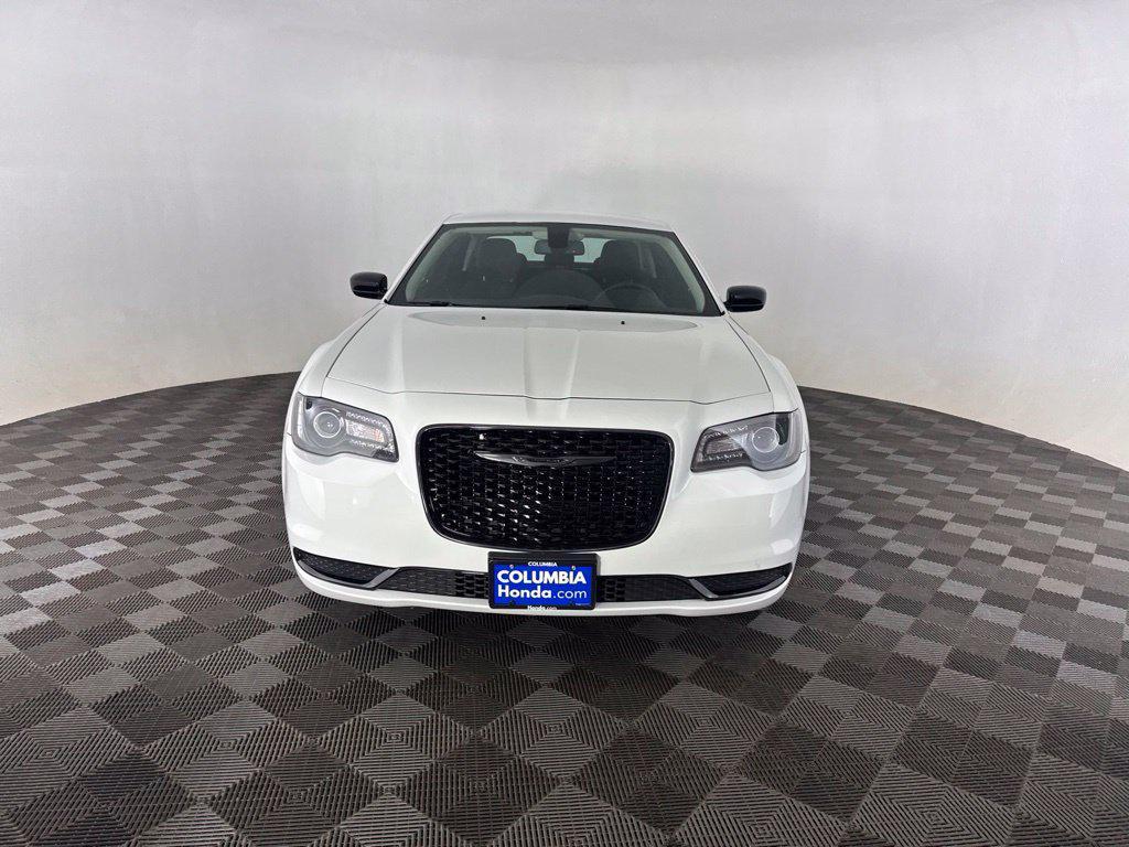 Chrysler 300 2022