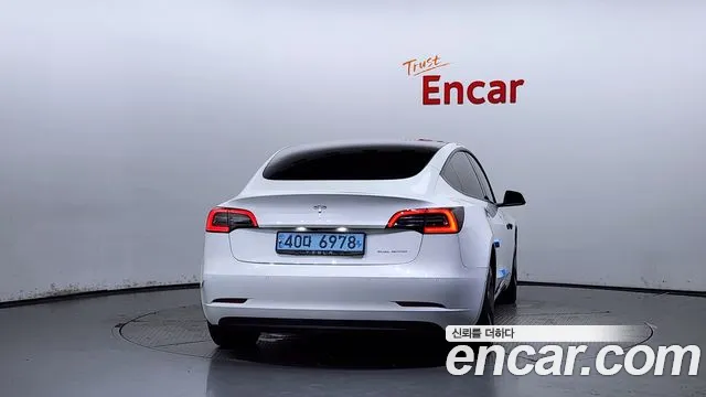 Tesla Model 3 2021