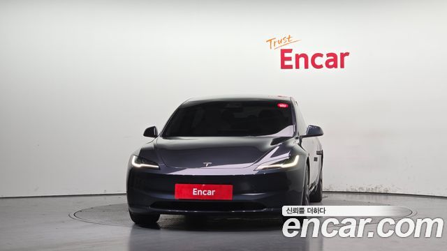 Tesla Model 3 2024