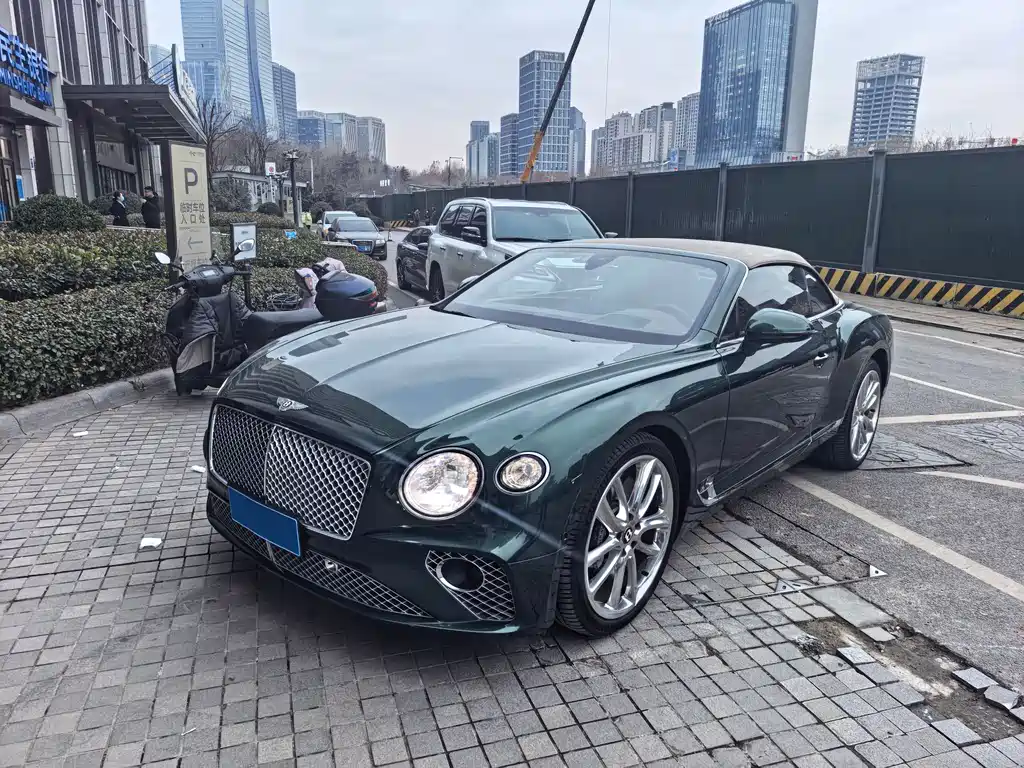 Bentley Continental 2021