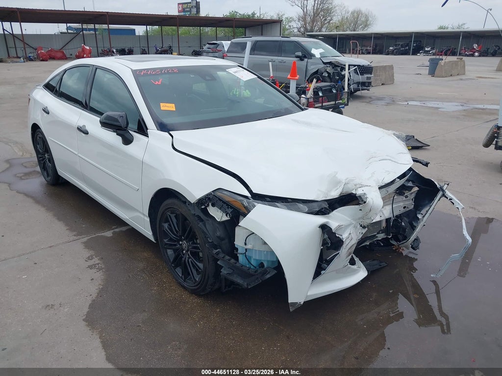 Toyota Avalon 2022