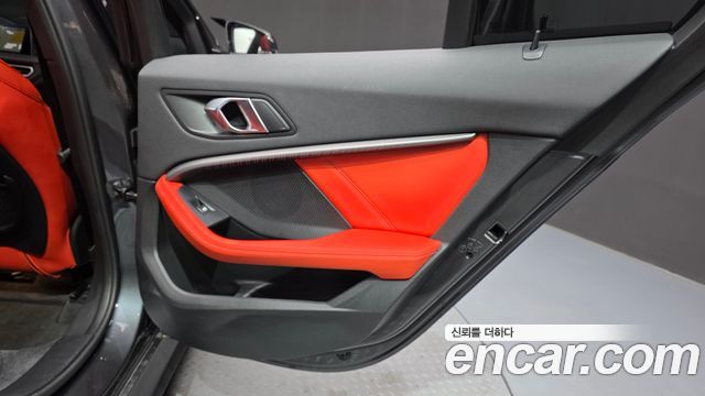 BMW 1 серии 2021