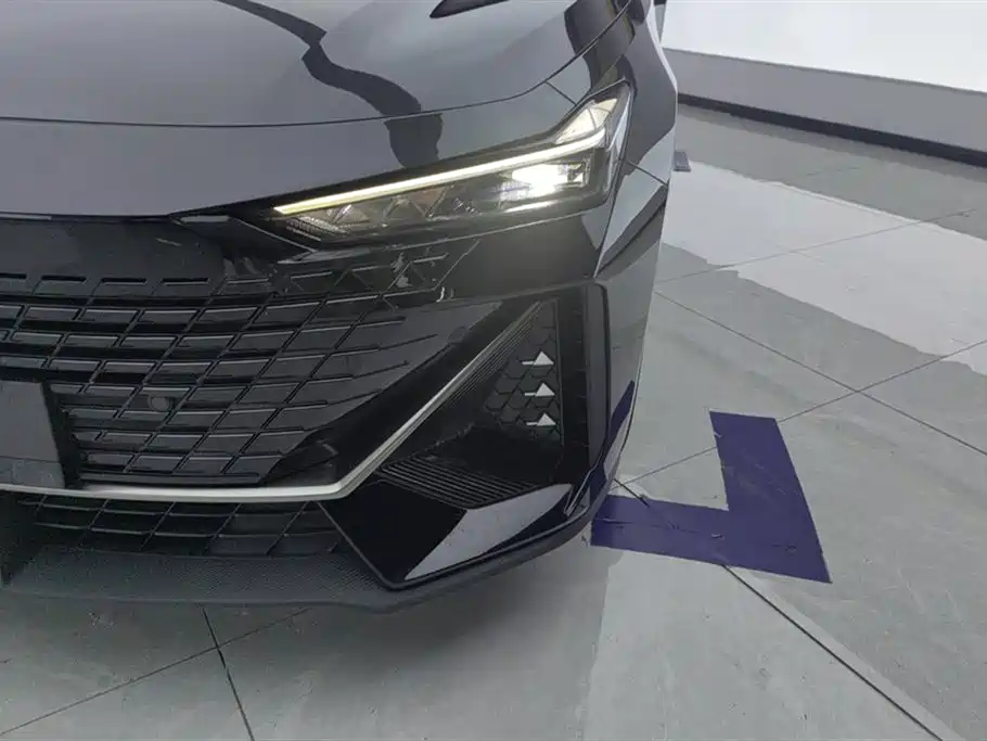 Changan UNI-V 2024