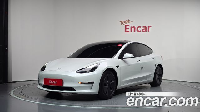 Tesla Model 3 2022
