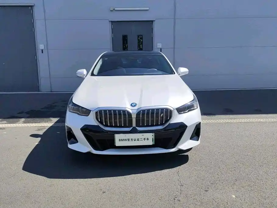 BMW i5 2026