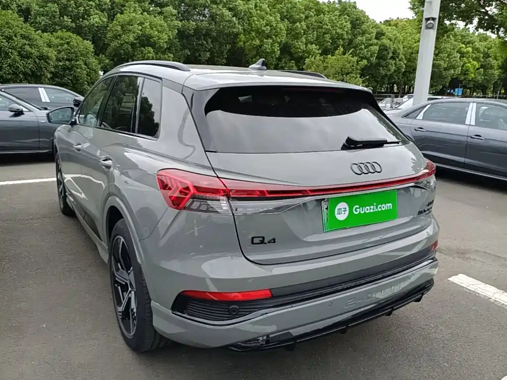 Audi Q4 e-tron 2024