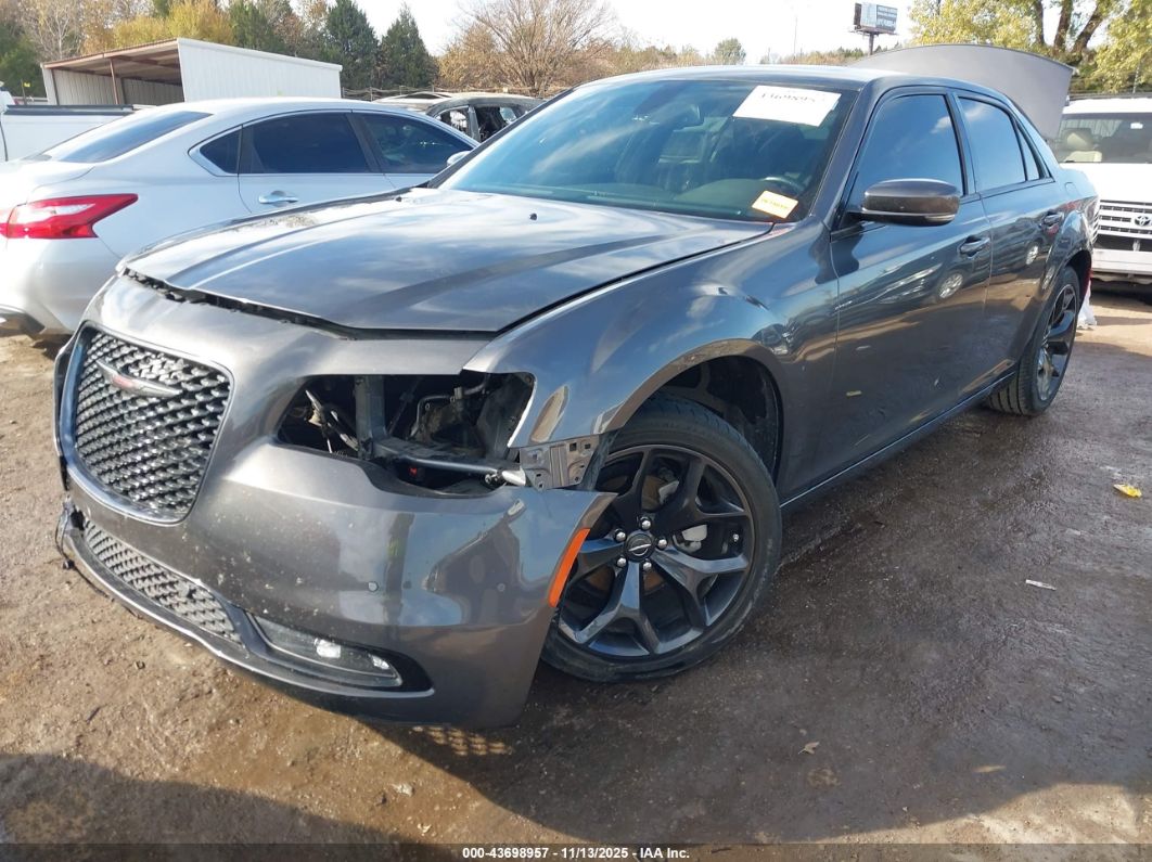 Chrysler 300 2022