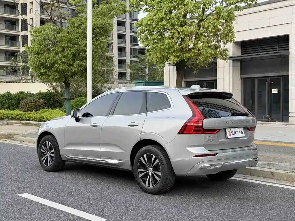 Volvo XC60 2025