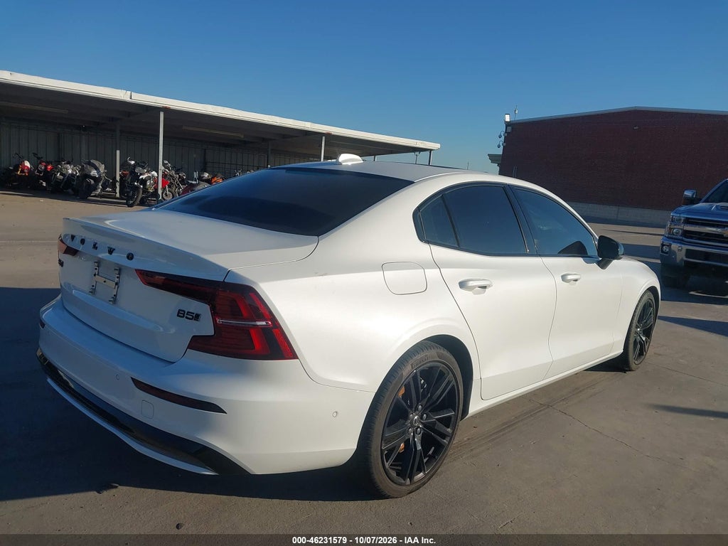 Volvo S60 2024
