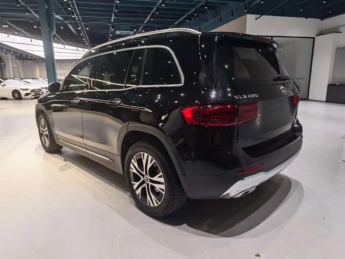 Mercedes-Benz GLB 2024
