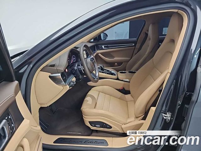 Porsche Panamera 2023