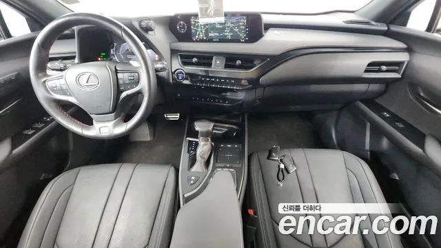 Lexus UX 2021