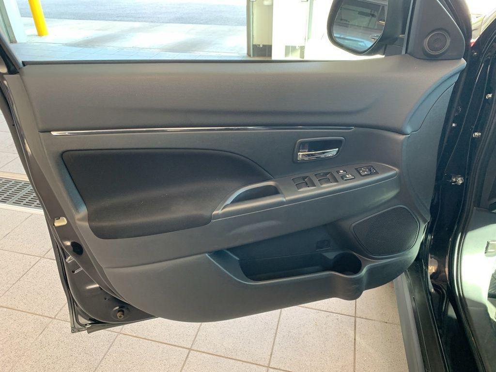 Mitsubishi Outlander Sport 2024
