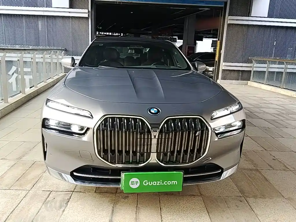 BMW i7 2023