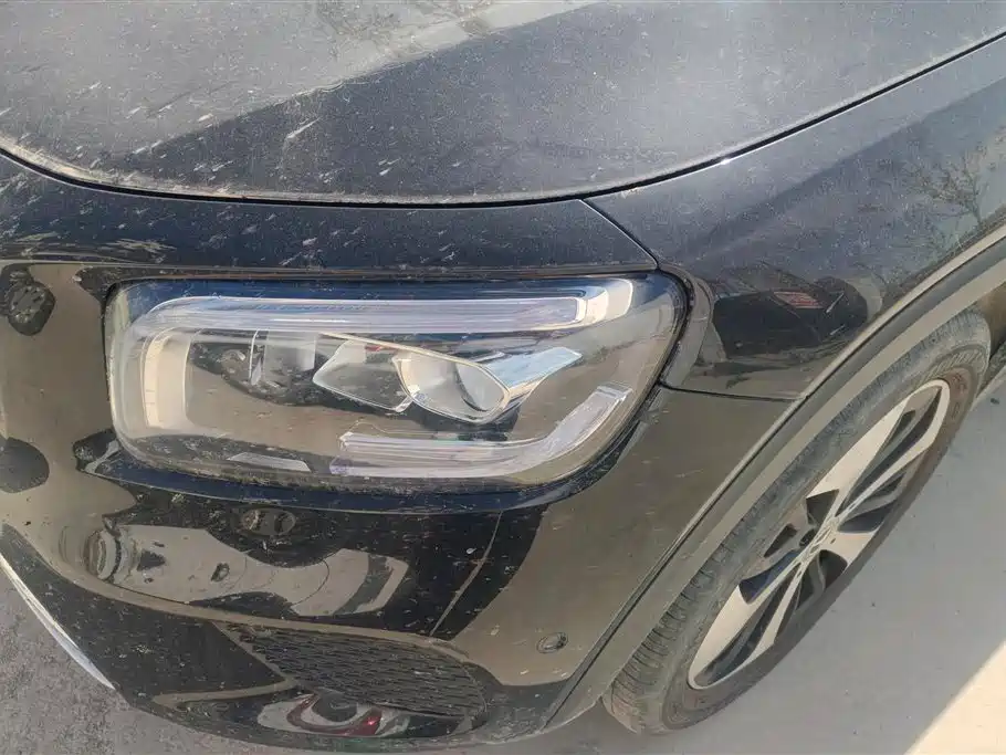 Mercedes-Benz GLB 2023