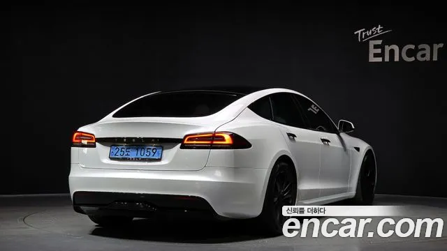 Tesla Model S 2023