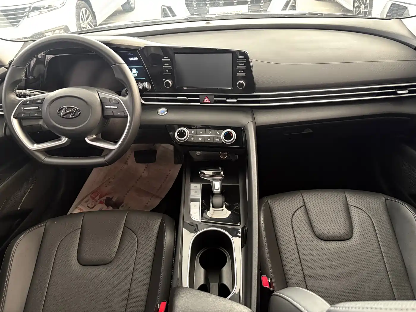 Hyundai Elantra 2022