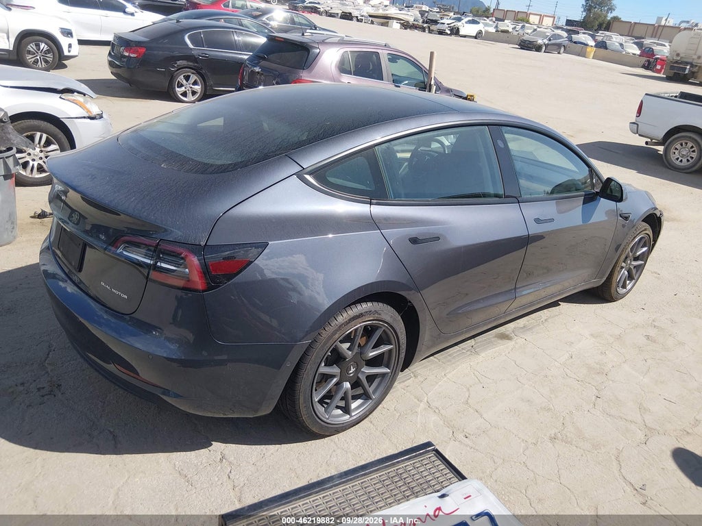 Tesla Model 3 2022