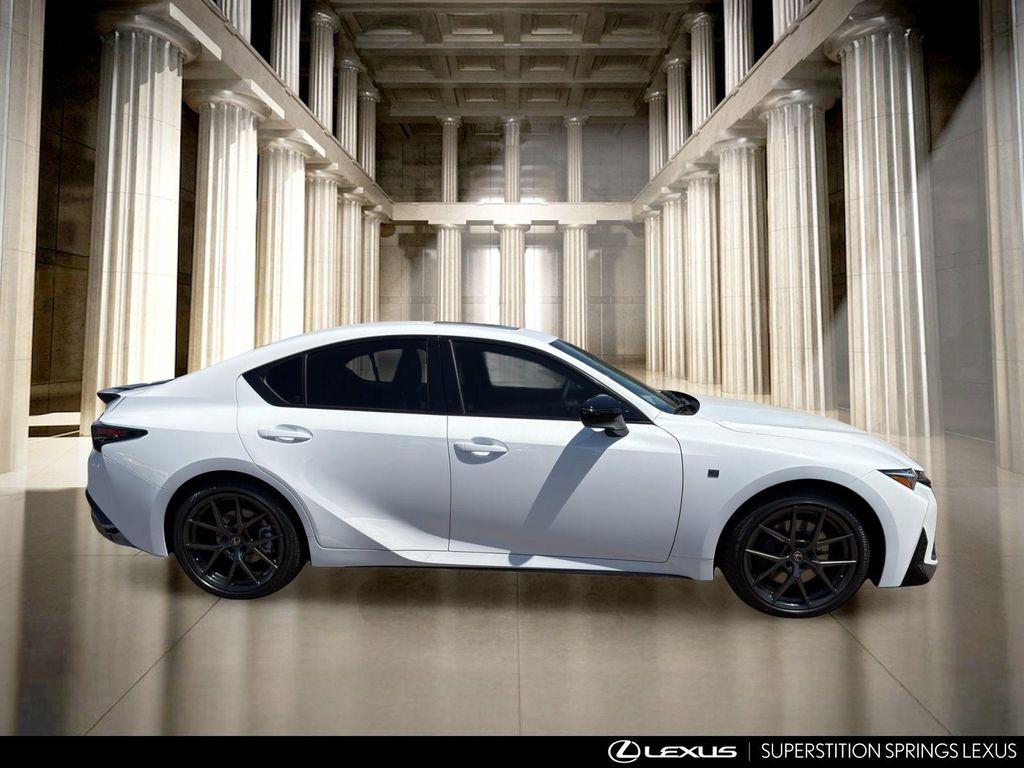 Lexus IS 2026