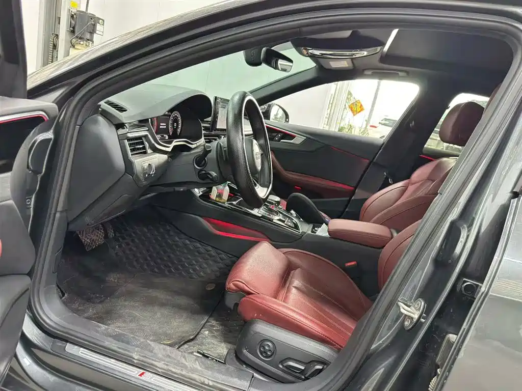 Audi A4 2023