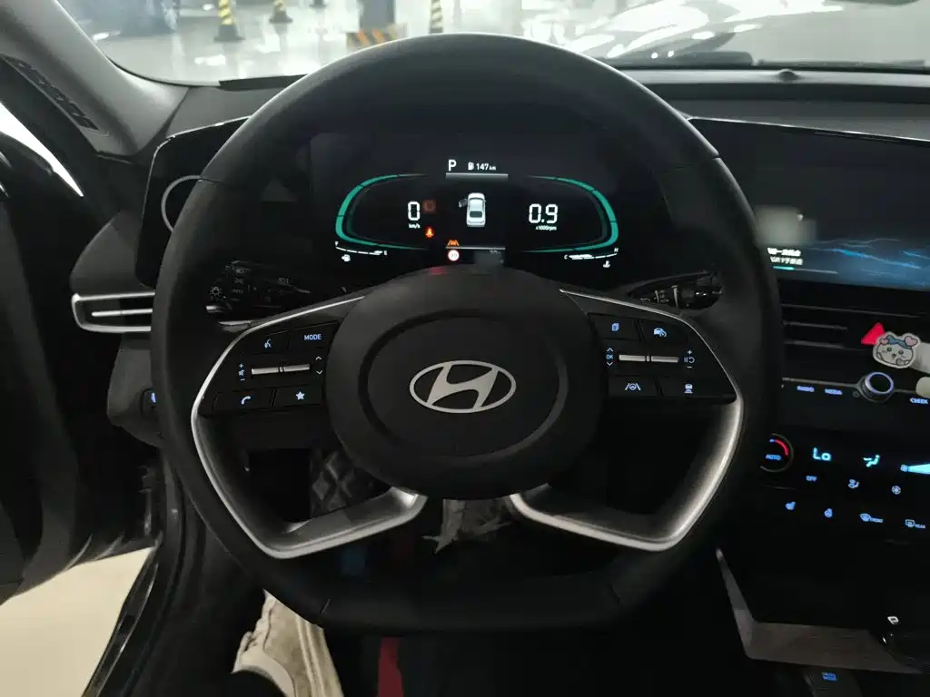 Hyundai Elantra 2024