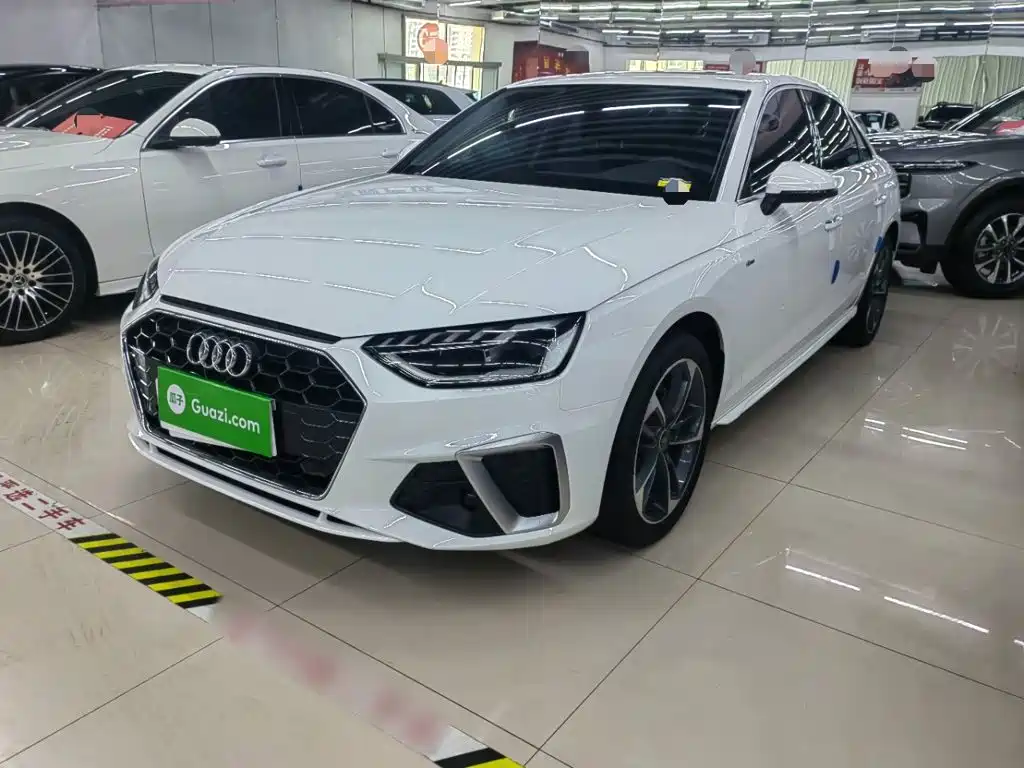 Audi A4 2023