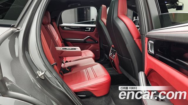 Porsche Cayenne 2021