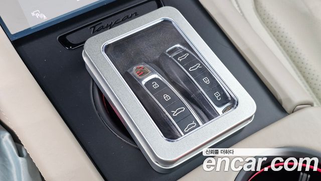 Porsche Taycan 2021