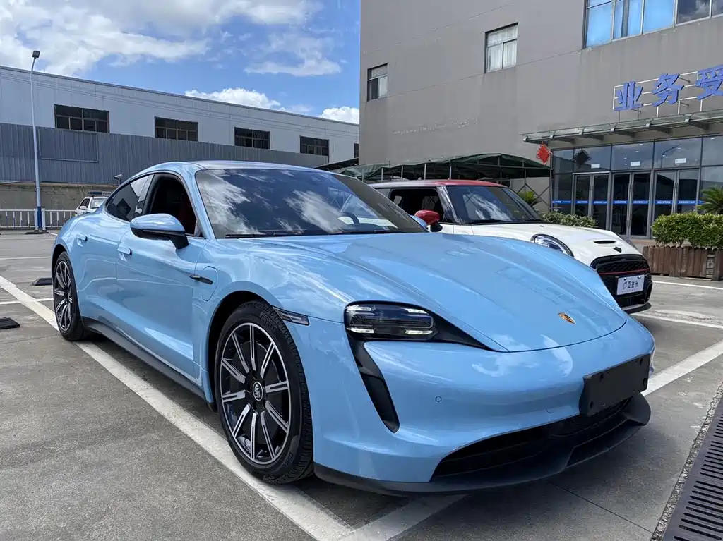 Porsche Taycan 2022