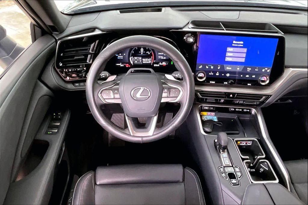 Lexus TX 2026