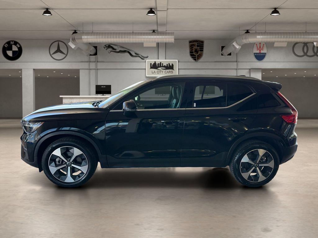 Volvo XC40 2025