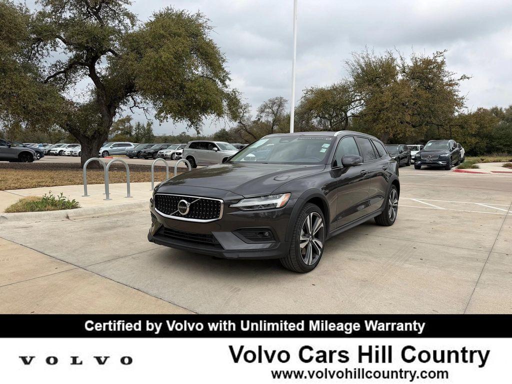 Volvo V60 Cross Country 2025