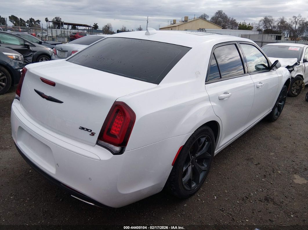 Chrysler 300 2023