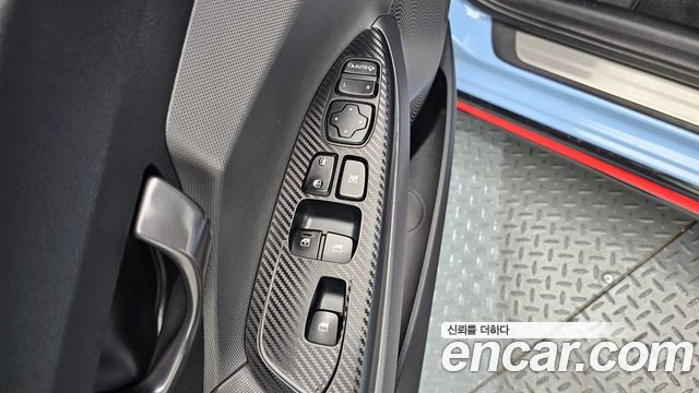 Hyundai Veloster 2021
