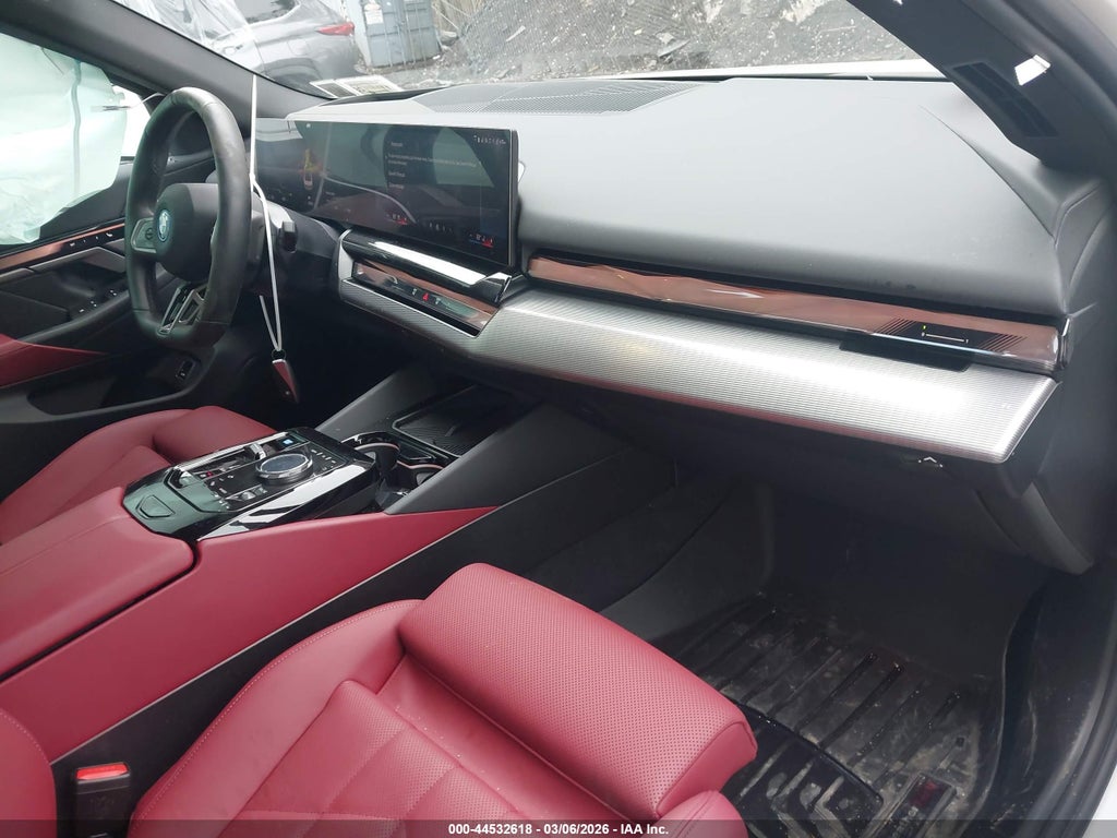 BMW i5 2025