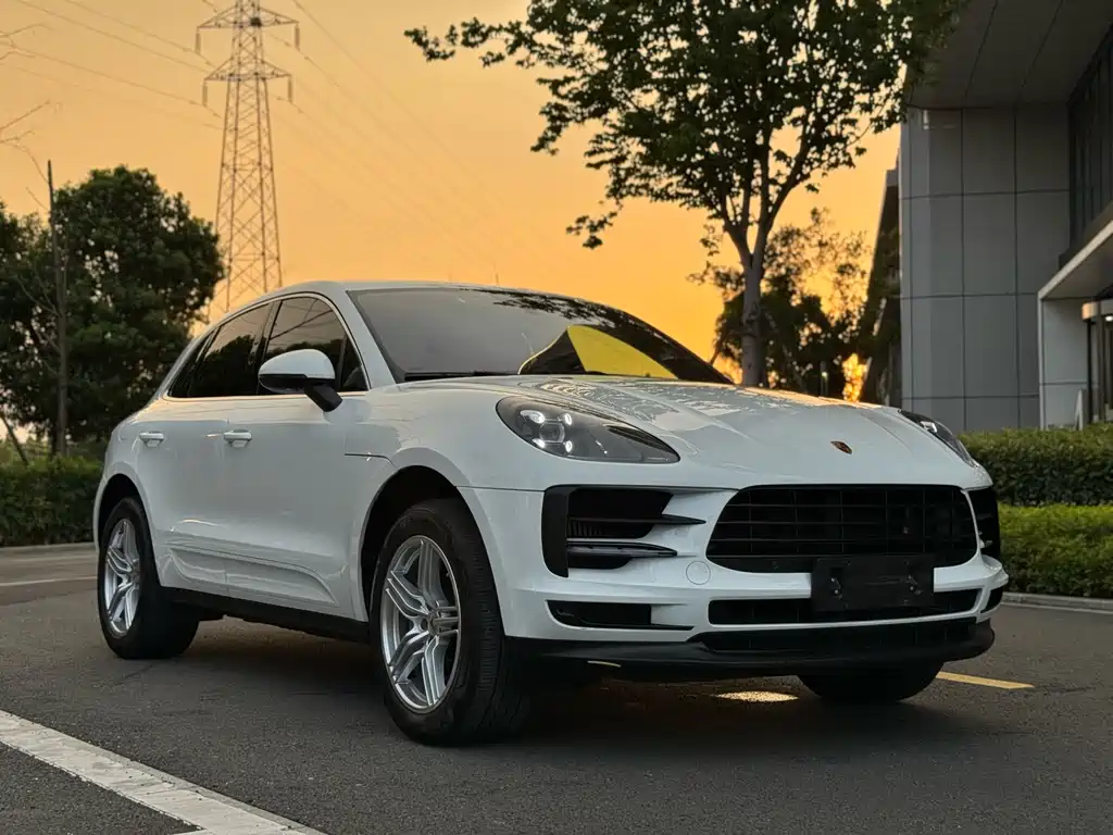 Porsche Macan 2021