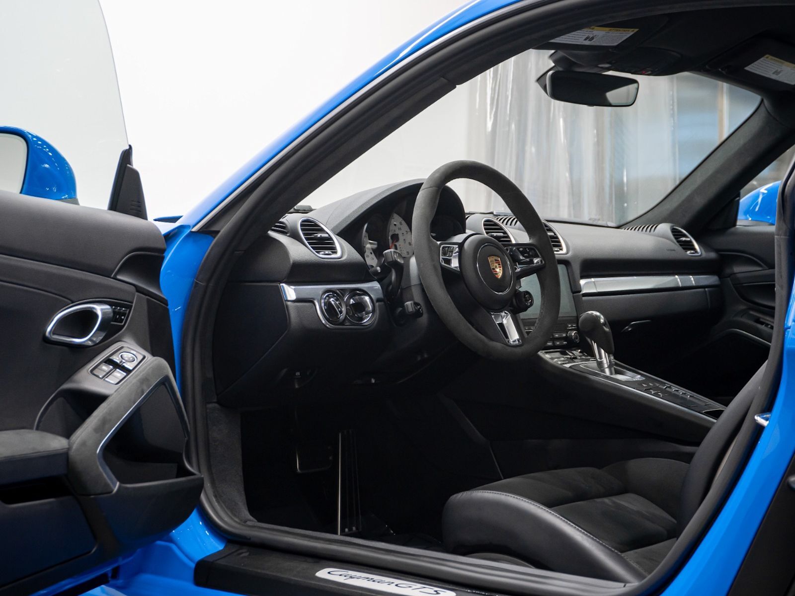 Porsche Cayman 2025