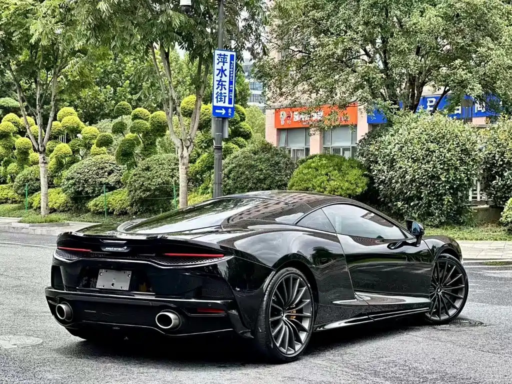 McLaren GT 2022