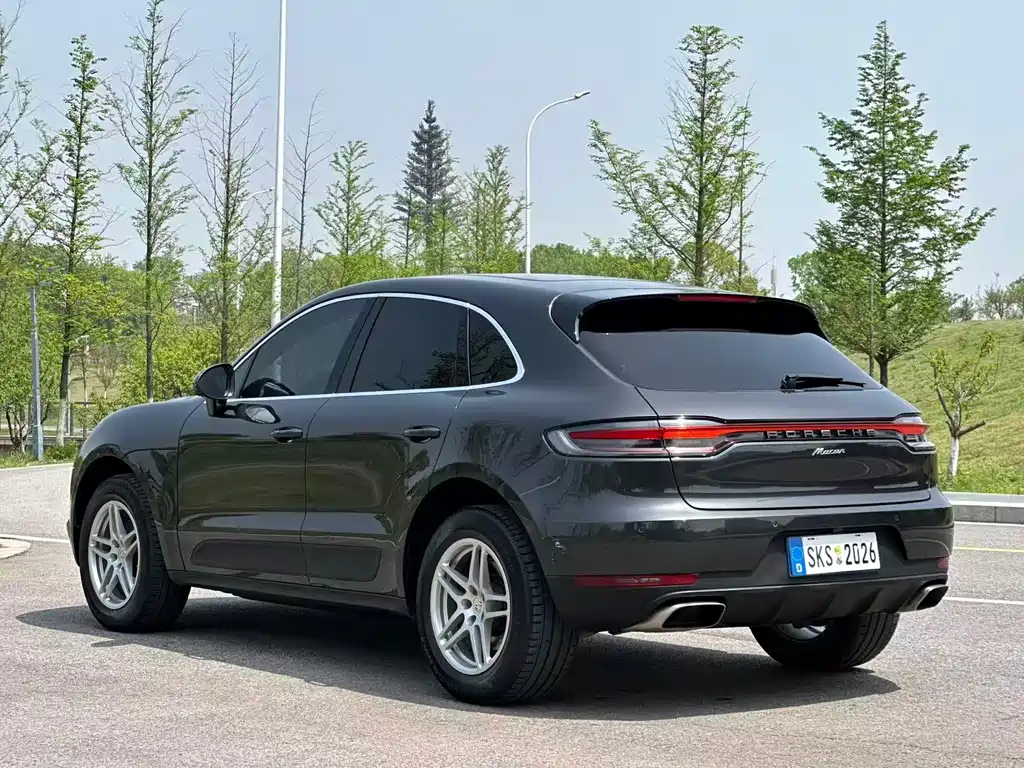 Porsche Macan 2021